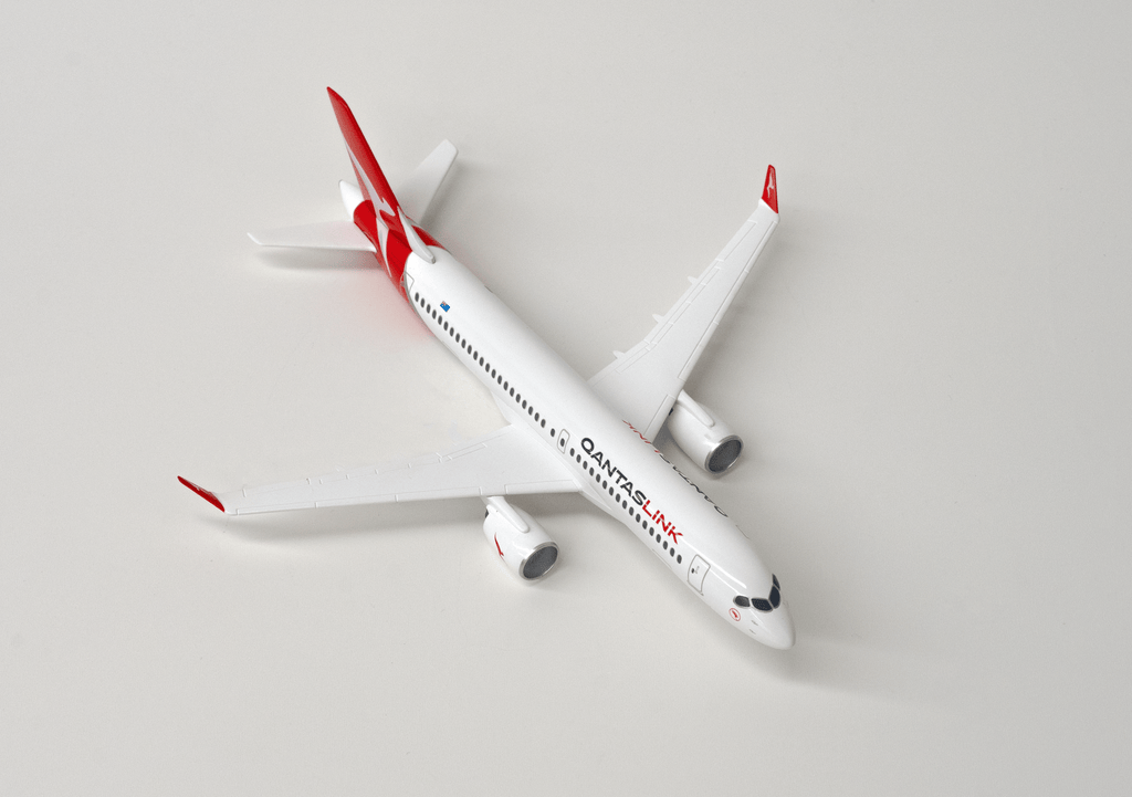 Qantas A220-300  1/200