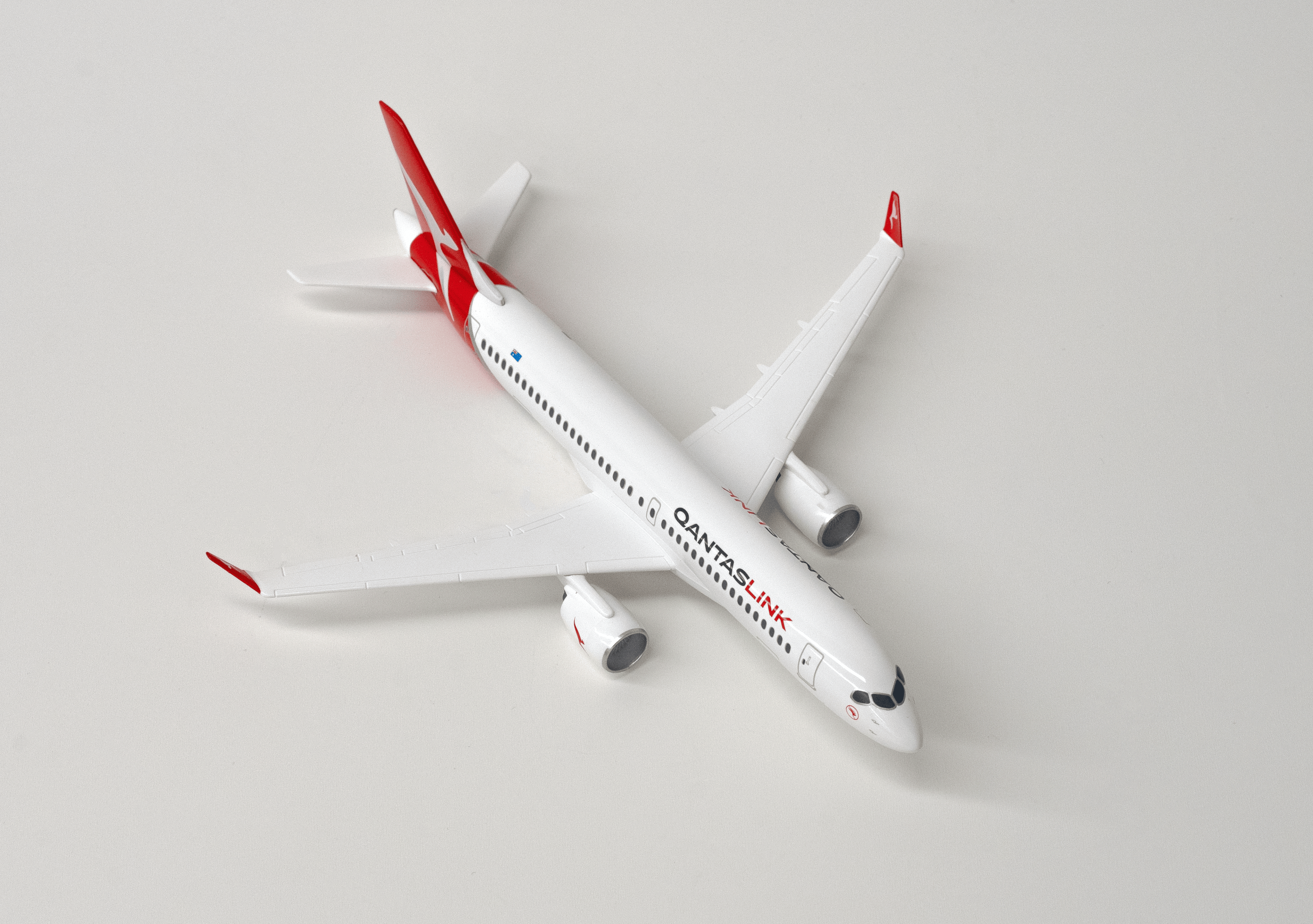 Qantas A220-300  1/200