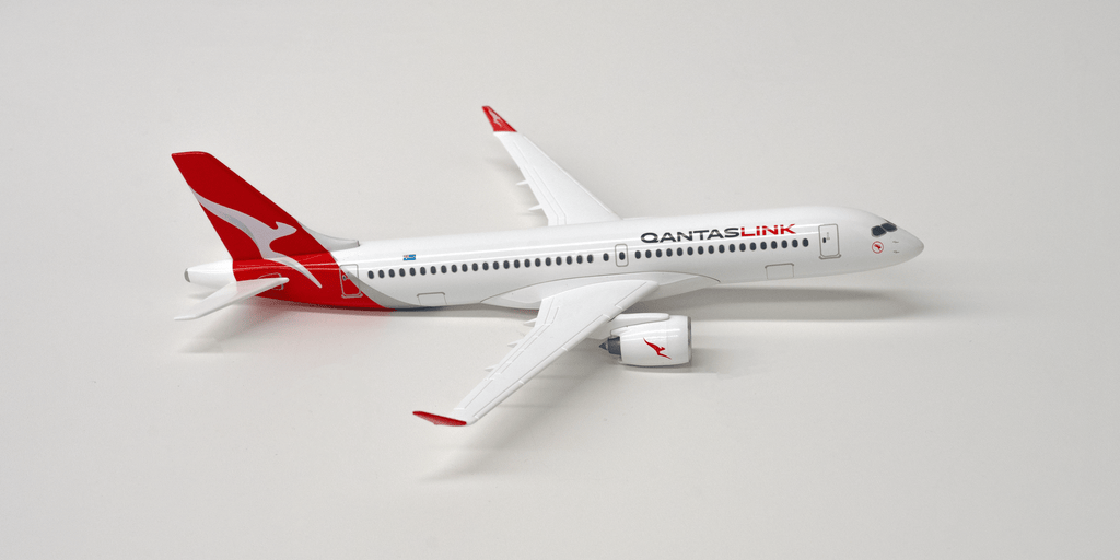 Qantas A220-300  1/200