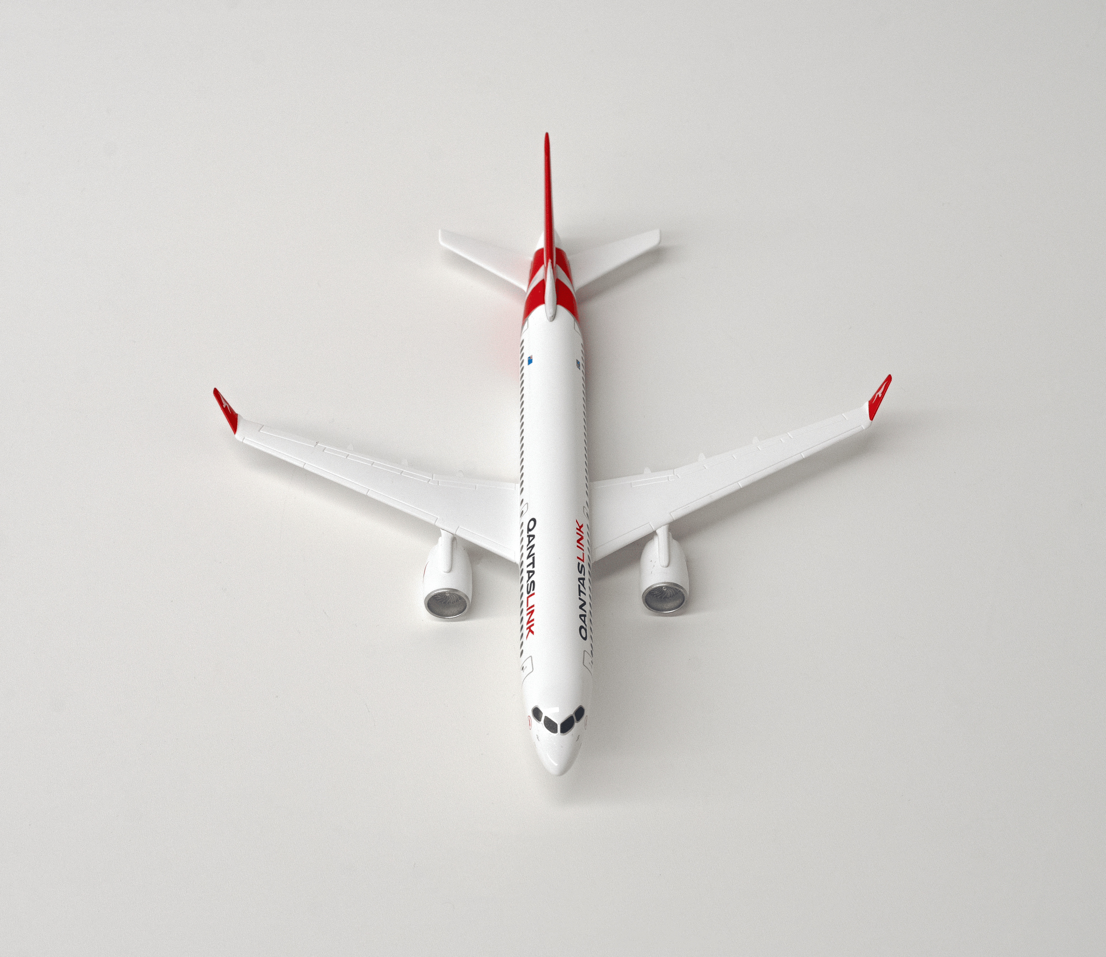 Qantas A220-300  1/200