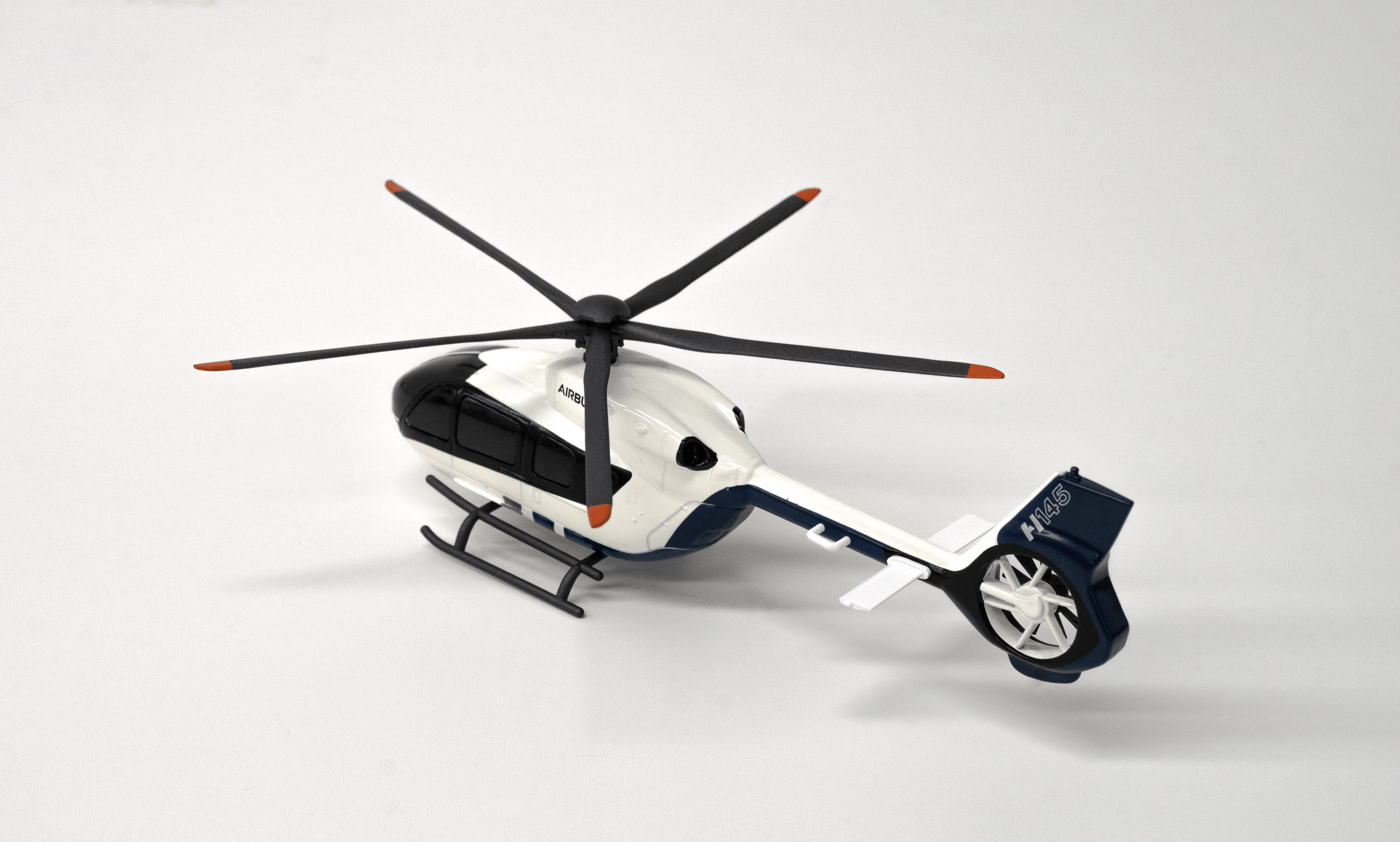 H145  1/72