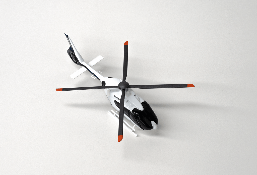 H135  1/72