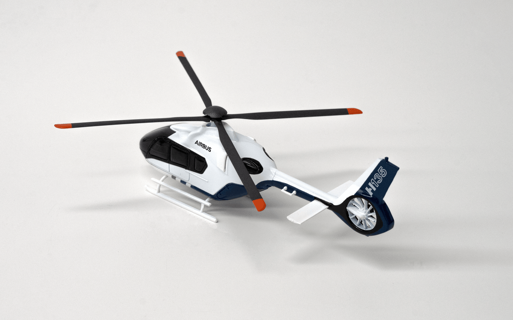H135  1/72