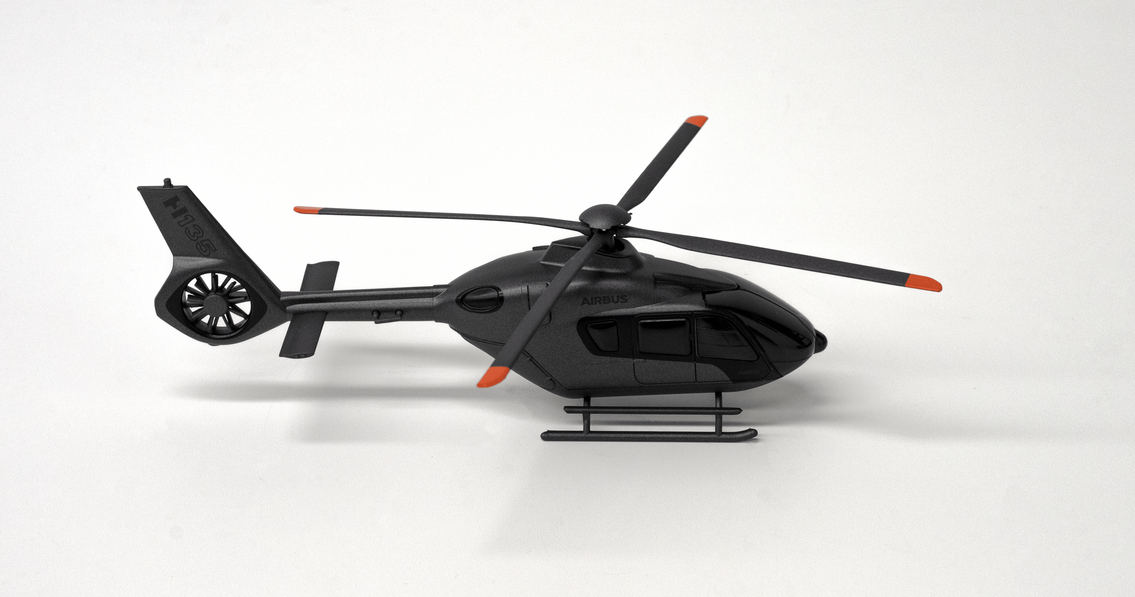 H135 VIP Model  1/72