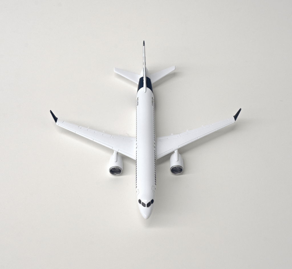 A220-300  1/200