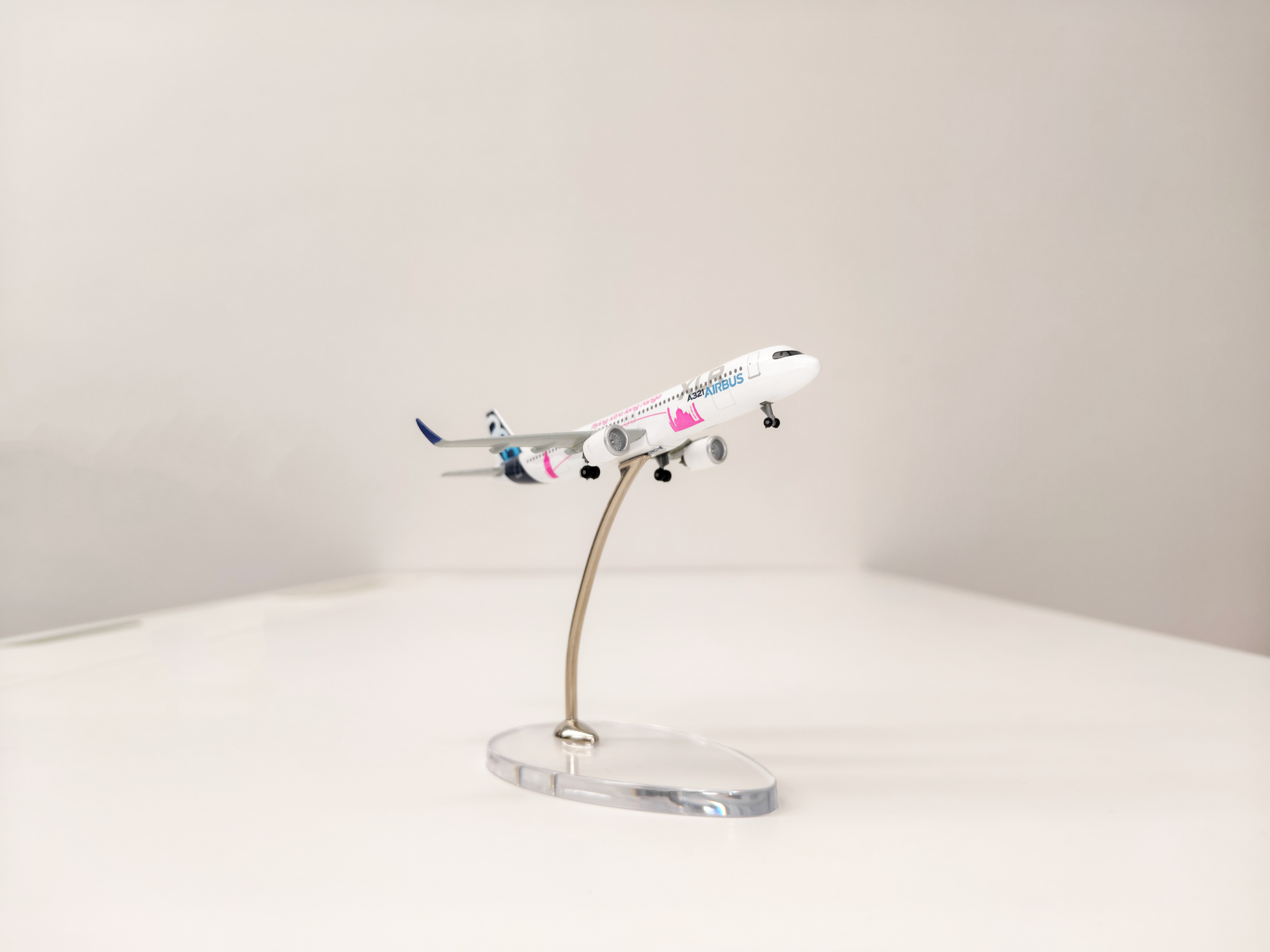 A321 XLR pink  1/400