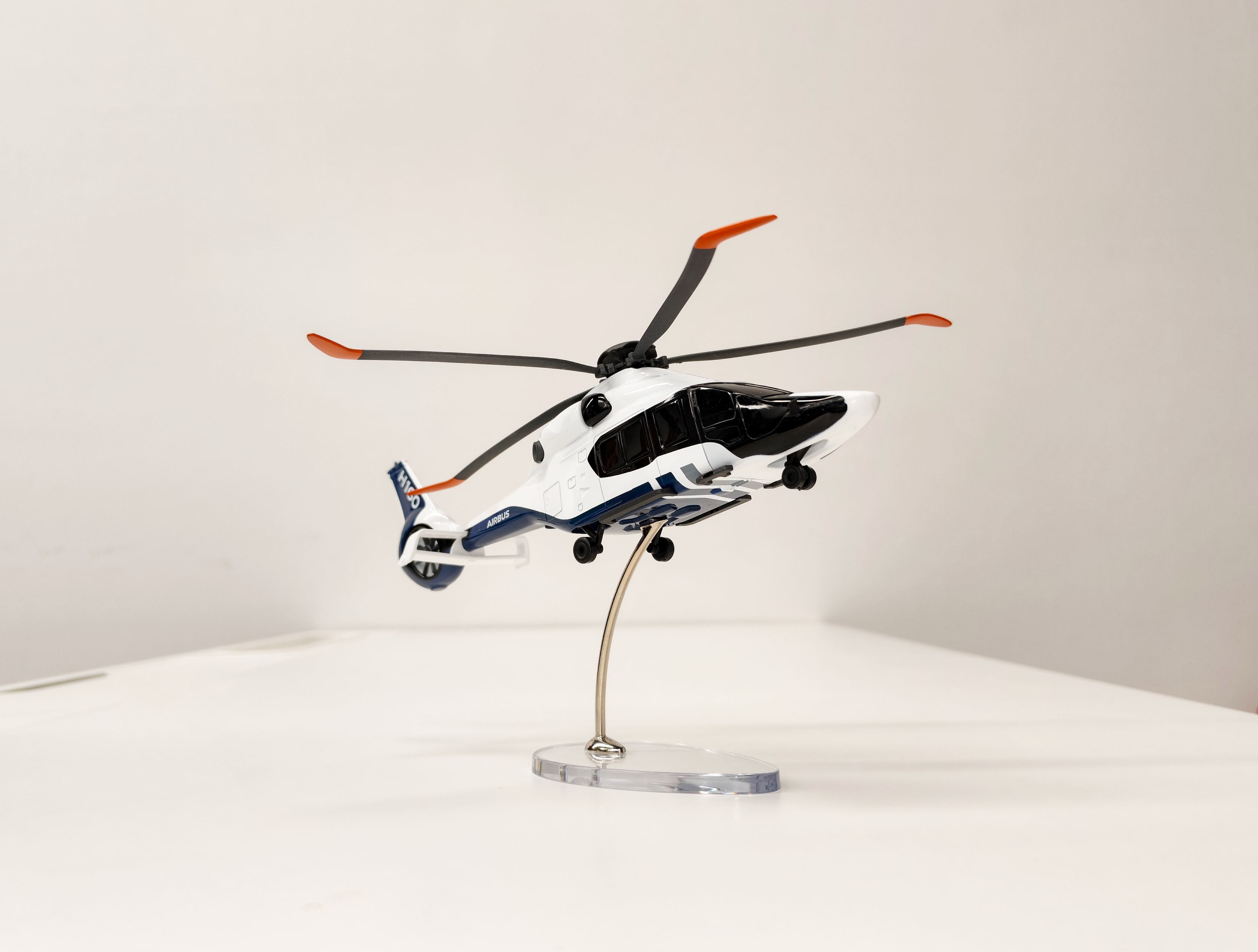 H160  1/72