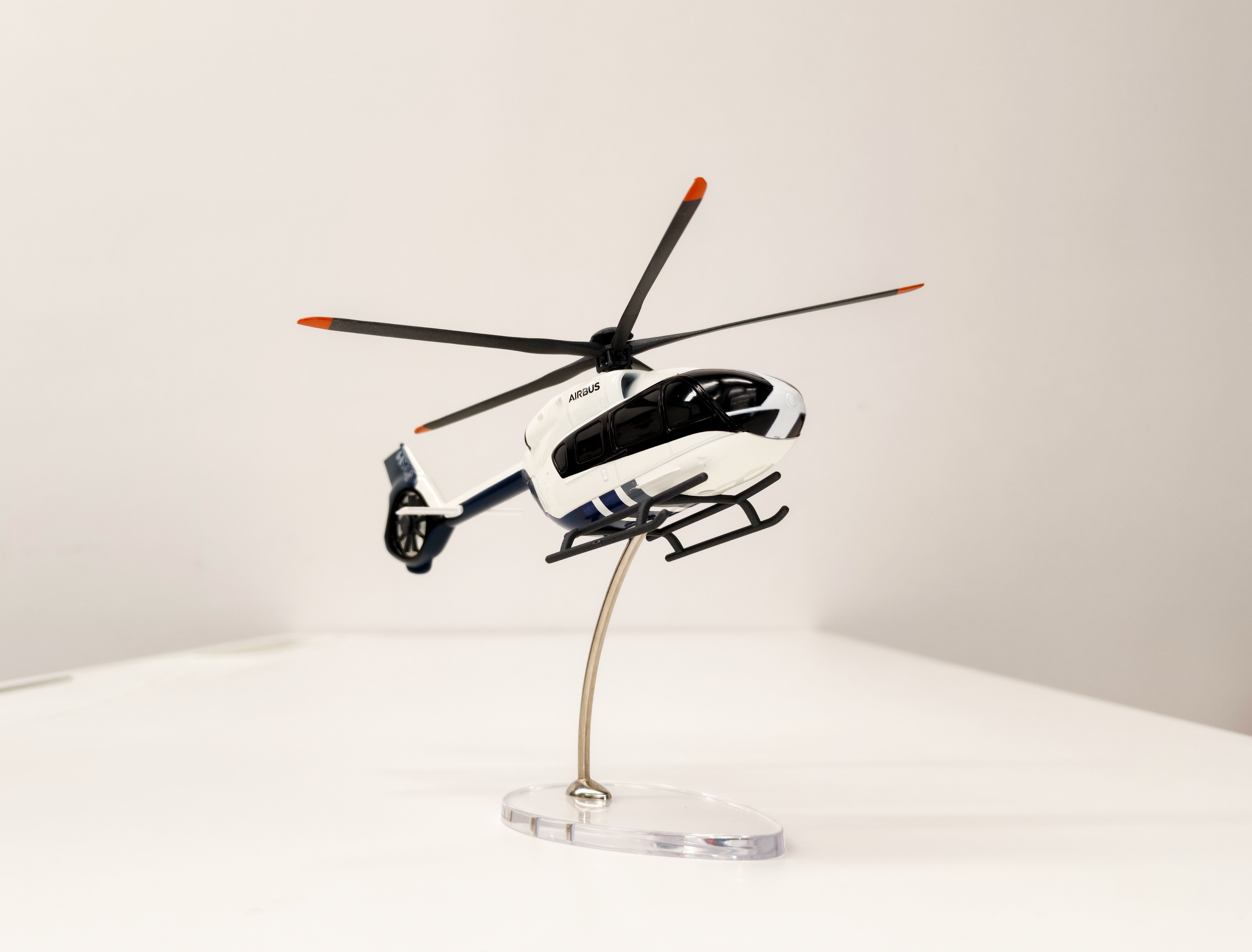 H145  1/72