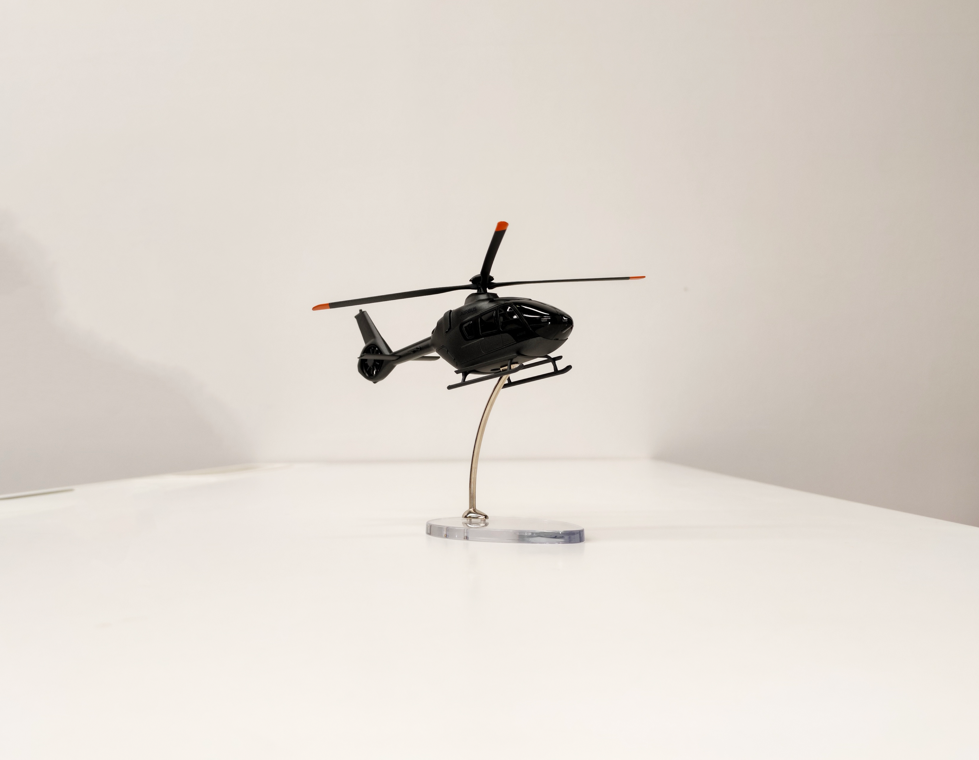 H135 VIP Model  1/72