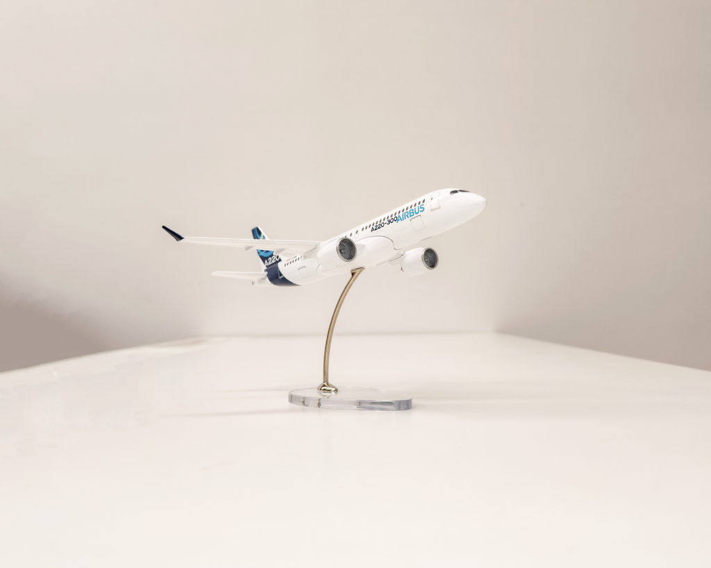 A220-300  1/200