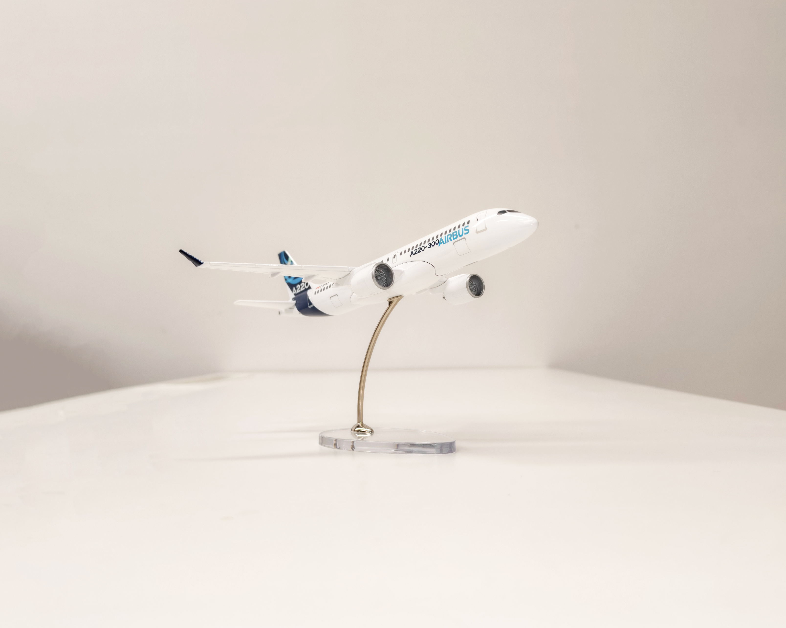 A220-300  1/200
